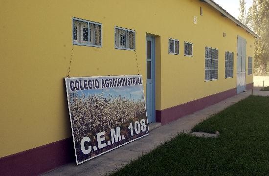 Aulas y un grupo sanitario se construyeron en el CEM 108 de Allen, en un sector donde haba un amplio taller. 
