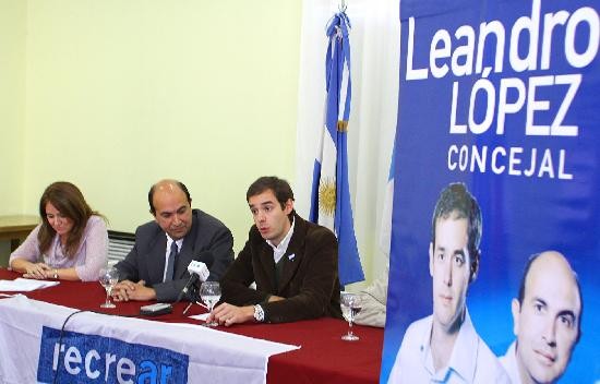 Leandro Lpez, cabeza de lista, y el concejal Bermdez 