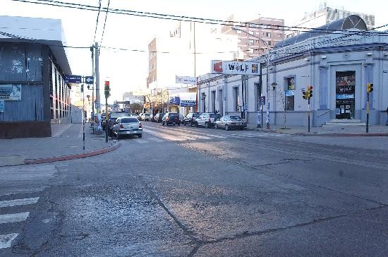 Soledad en la city. Calles casi desiertas ayer en la zona bancaria, el alma del Alto capitalino. 