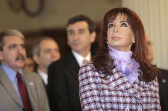 Mientras los K permanecen recluidos en El Calafate, Anbal Fernndez evita dar pistas sobre los prximos pasos de la presidenta. 