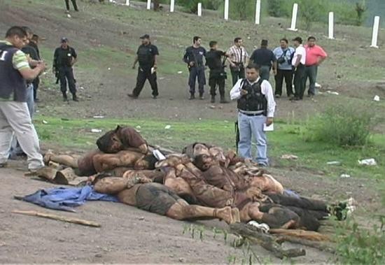 El crtel mexicano respondi con muertes al refuerzo del operativo militar implementado en Michoacn por el Estado mexicano. 