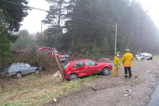 El Gol de la comisara qued destrozado. Lo choc un auto que se despist. 