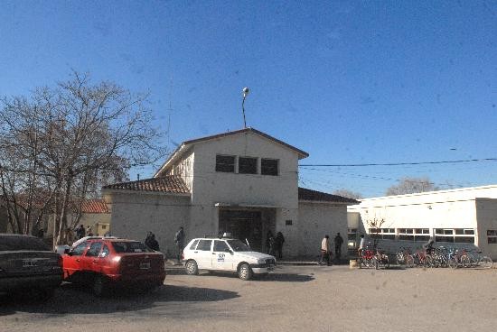 El hospital de Roca concentra internaciones de adultos con afecciones respiratorias. 