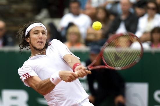 Pico, que quiere un ttulo como su amado Estudiantes, jugar desde las 9 la final del ATP de Bastad frente al local Robin Soderling. 