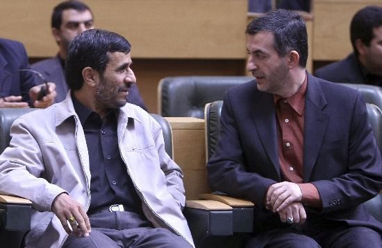 El presidente iran y Mashaie, el funcionario que dimiti. 