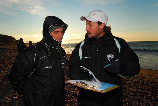 Domingo Perilli y Mauricio Serenelli continuarn trabajando con el mismo plantel porque no hay plata para incorporaciones. Las recaudaciones en La Visera son una de las principales fuentes de ingreso. 