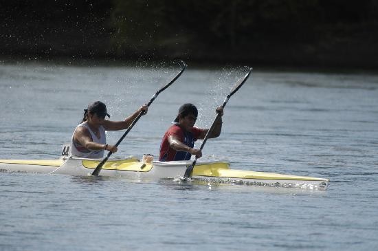 Si el tiempo acompaña, habrá regata mañana. 