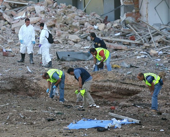 El atentado perpetrado hoy por ETA dej sesenta heridos. (FOTO AP)