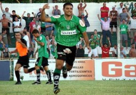 Lucas Martnez llega desde Sportivo Belgrano. 