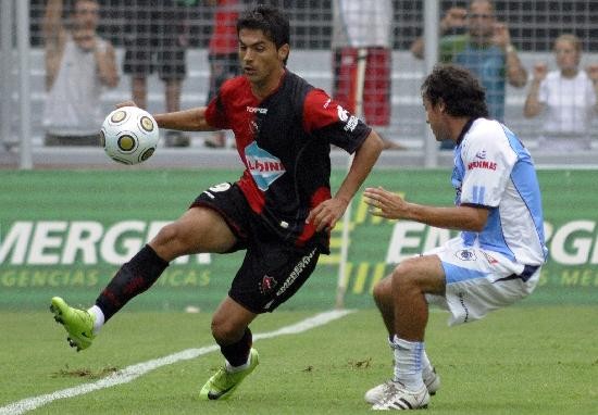 Santiago Salcedo hizo dos goles para Newells ante Unin de Santa Fe. 
