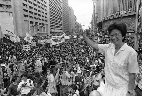 Haba encabezado la revuelta popular que derroc a Ferdinand Marcos. 