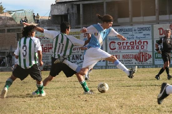 Atltico Regina y Cipolletti son dos de los que luchan por el ttulo. Despus de muchos aos, Saltense tiene chances de ser campen. 