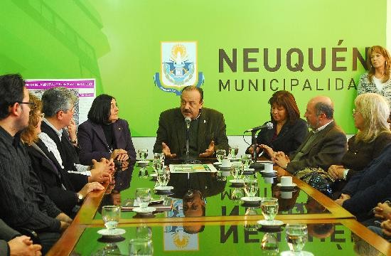 Ser el barrio ms grande de Neuqun y estar entre Patagonia y Mercantiles, explic el intendente Martn Farizano. 