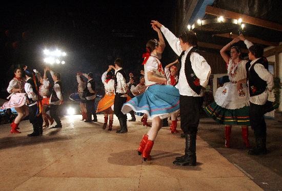 Las tradiciones europeas afincadas en Argentina se exhibirn hasta el domingo. Las entradas costarn lo mismo que el ao pasado. 