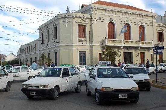 Los dueos de vehculos de alquiler no quieren pagar sueldos en blanco. 