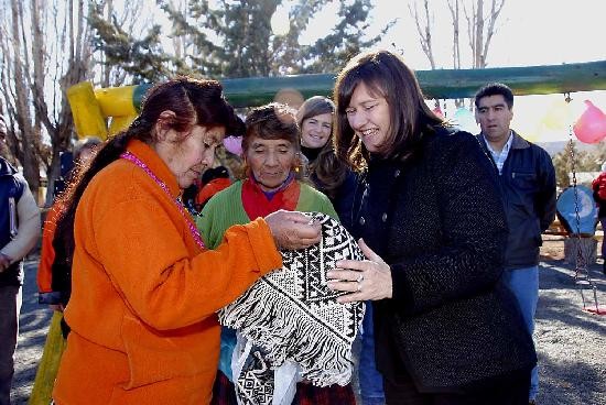 La vicegobernadora Ana Pechen visit Chorriaca, Los Miches y Chos Malal. 
