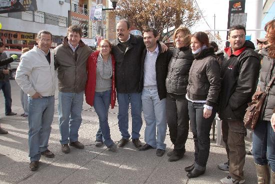 El intendente particip de una recorrida junto a Quiroga y los candidatos a concejales. 