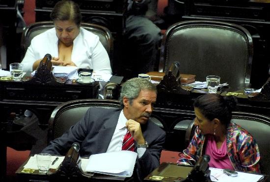 El diputado dijo que los beneficiarios del plan social van a ser 