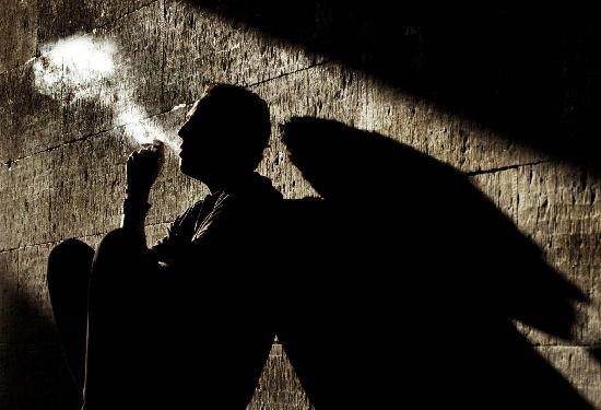 La posibilidad de sufrir migraa es un tercio ms alta entre personas que fuman que en el comn de la poblacin. 