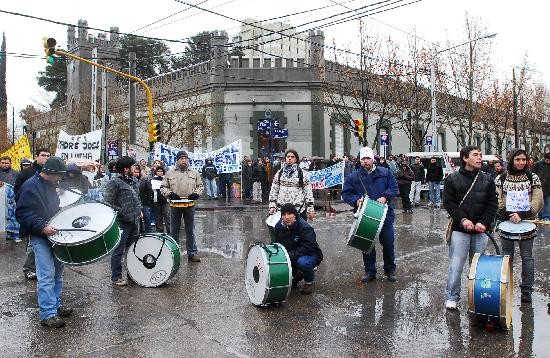 El gremio reclama tambin garantas de que el ISSN no ser transferido al mbito nacional. 