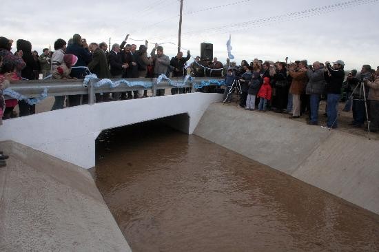 La inauguracin de la obra fue una verdadera fiesta para Luis Beltrn y la zona. 