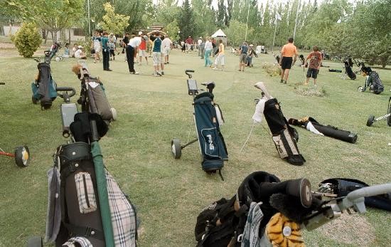 Los aficionados animaron los torneos en el Comahue y Arroyito. 