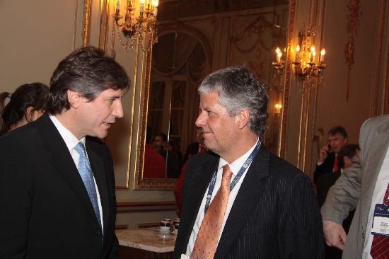 El ministro de Economa se reuni con Nicols Eyzaguirre, el director del FMI para la regin. 