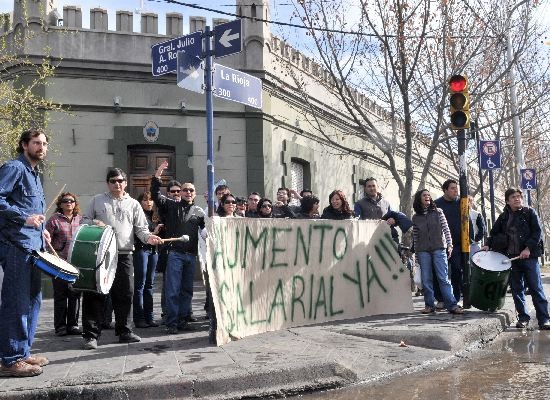 El gremio protest a las puertas de Casa de Gobierno. 