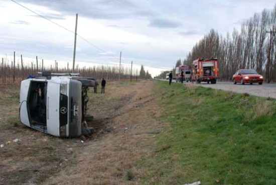 El accidente ocurrió esta mañana en la ruta nacional 22, en J.J. Gómez. Foto: César Izza.