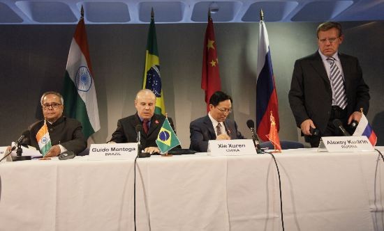 Los ministros de Economa del Brasil, Rusia, China y la India se reunieron en Londres, antes de la cumbre del G20. 