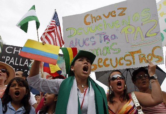 Las protestas motorizadas desde las nuevas tecnologas se organizaron en Colombia. 