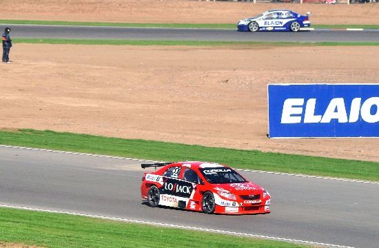 Fontana y Ortelli, uno para cada lado. El de Arrecifes entra en la recta principal y el de Salto encara la ltima curva antes de la torre. 