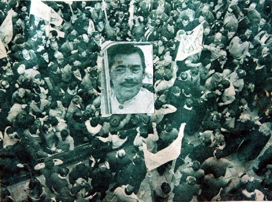 La manifestacin popular resisti e impidi la destitucin de Julio Dante Salto. 