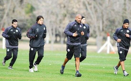 La Bruja Vern entren con normalidad y ser titular ante el Rojo de Avellaneda. 