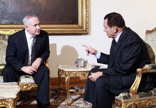 El israel Netanyahu y el presidente egipcio Mubarack. 