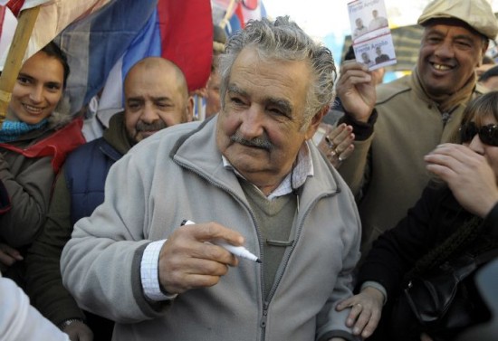 Mujica reparti crticas para todos los sectores polticos de la Argentina. 