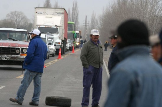 Los trabajadores de la fruticultura protestaron el mes anterior con cortes de ruta en la regin. 