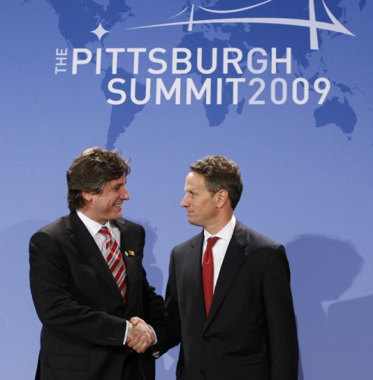 El ministro se reuni con Timothy Geithner y luego dijo que no habr una cancelacin en un pago al Club de acreedores europeos 