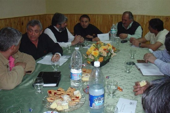 La Liga de Intendentes opositores debati ayer en Godoy. Reclamaron una audiencia urgente con el ministro Barbeito. 