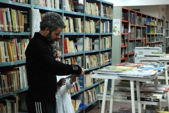 Las bibliotecas populares tienen muy poco personal y los recursos surgen de distintos sectores, menos de lo que el Estado debe poner. 