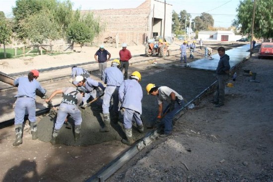 El proyecto de pavimento no se cumple en los plazos previstos. 