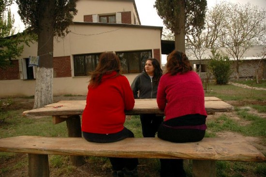 Por ahora, las mujeres realizan sus actividades de recuperacin en una casa en la propiedad de La Falda, separadas de los hombres. 