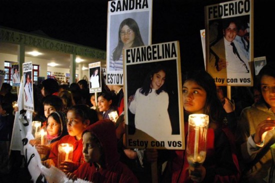 Sandra Nez, Evagelina Miranda y Federico Ponce fueron las vctimas mortales de la tragedia. Cinco ms resultaron heridos. 