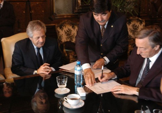 Saiz y Kirchner firmaron en junio del 2007 el convenio para otorgar a los jueces el 82% mvil. 