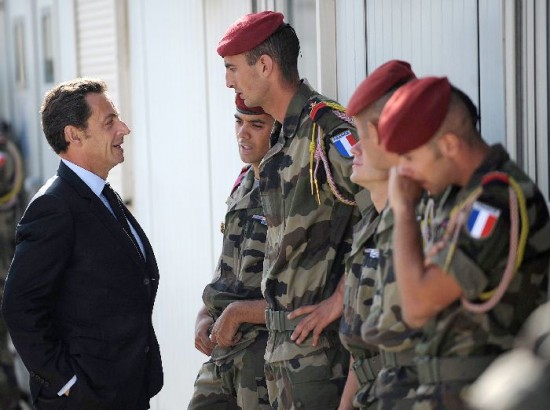 Sarkozy marca diferencias con EE. UU. 