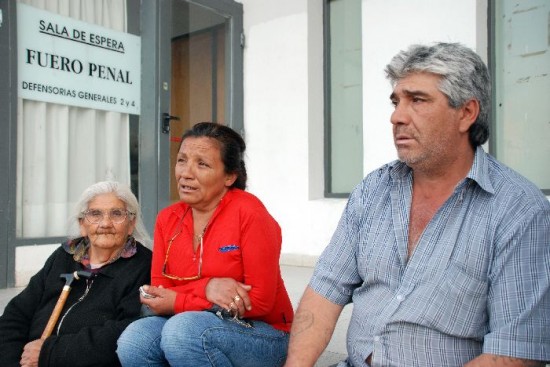 Los padres y la abuela de Miguel ngel Frutos reclaman su traslado a un instituto de rehabilitacin. 