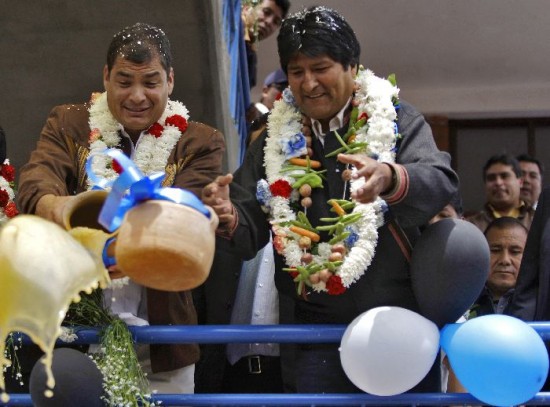 Evo Morales les dio la bienvenida a los visitantes en el acto central. 