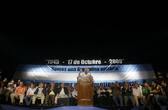 Felipe Sol fue el principal orador del acto, en el que hubo furiosas crticas al matrimonio presidencial. 