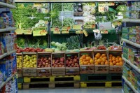 A la hora de elegir las verduras hay que mirar los precios. Algunas estn lejos del alcance de mucha gente. 