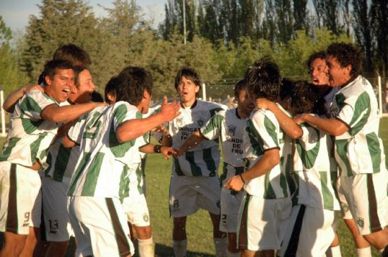 Fernndez Oro es uno de los equipos que luchan por el ttulo del Clausura. 